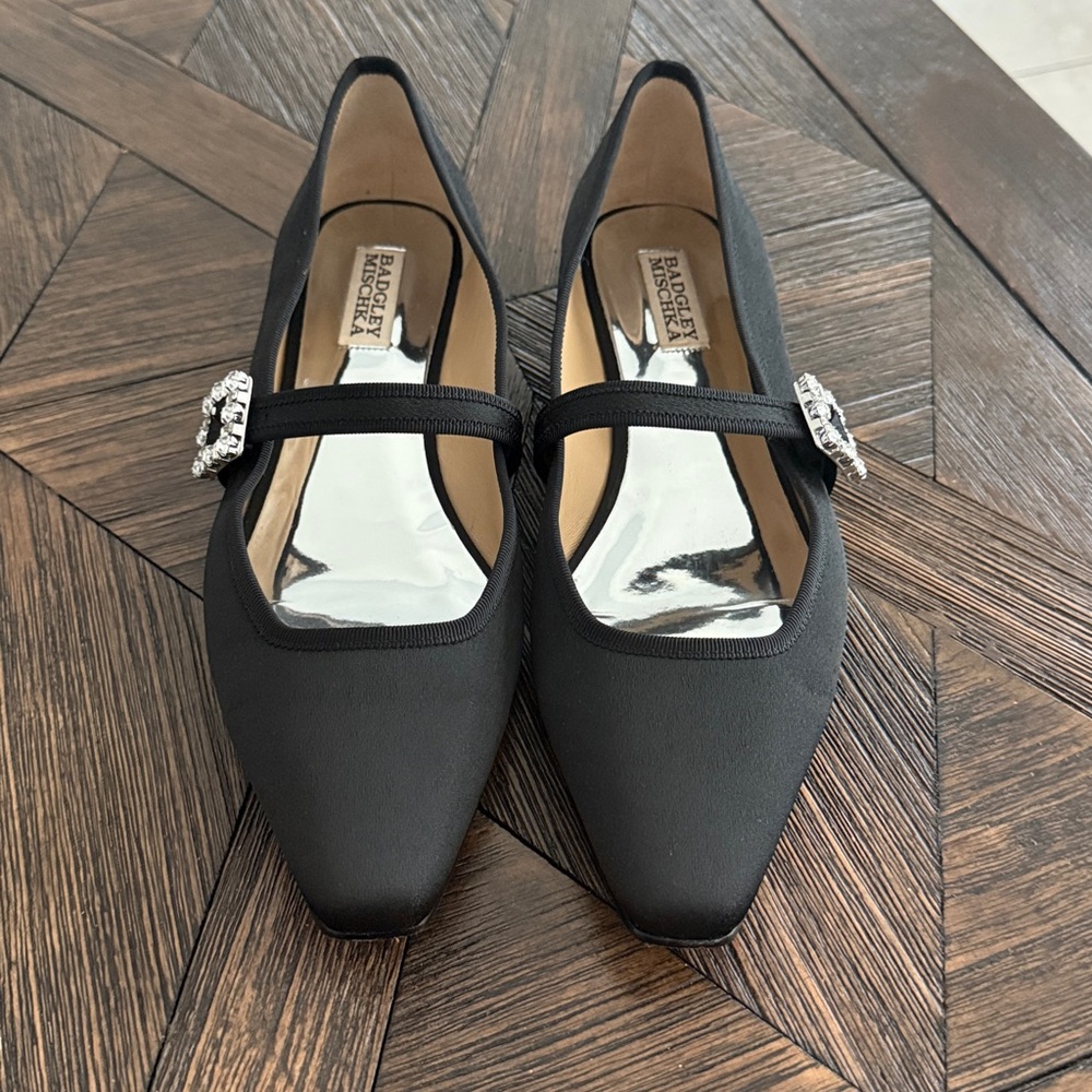 Badgley Mischka Women’s Brystol Embellished Buckle Mary Jane Flats Size 8.5